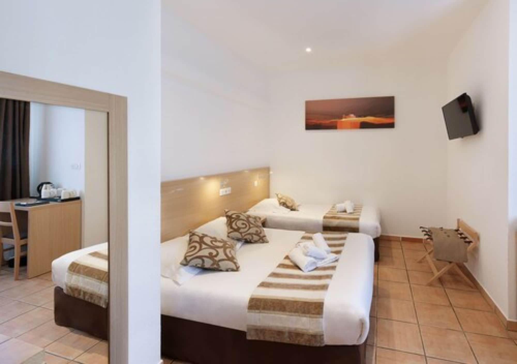 Holzer II Hotel Porto-Vecchio  Buitenkant foto